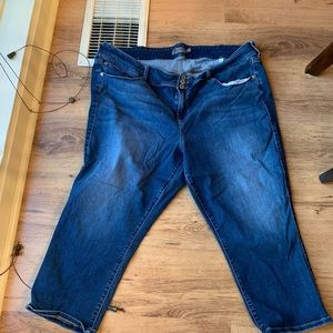 Torrid | Capri Jeans Size 26
